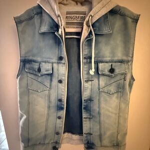 Ring of Fire Men's Light Blue Denim Vest